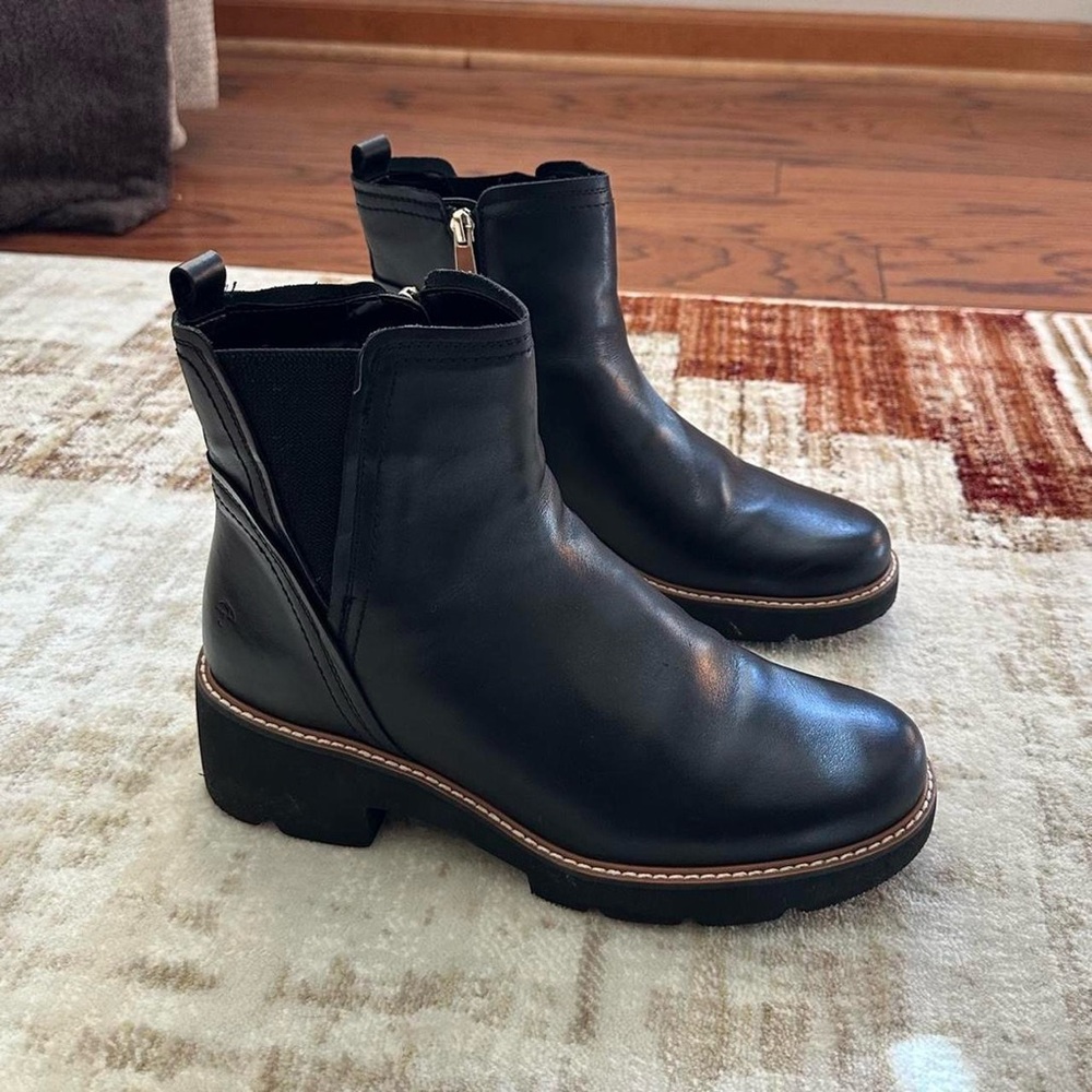 Naturalizer Black Leather Darry Booties